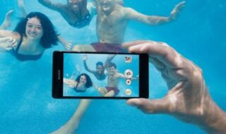 smartphone na água