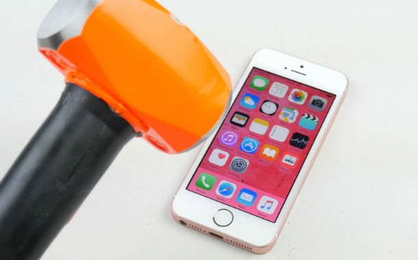 Quebrando o iPhone SE