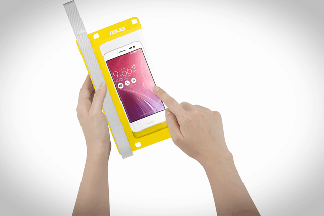 Asus lan a capa prova d gua para smartphones - 67