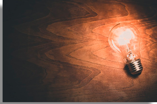 lampada acesa como metafora para novas ideias