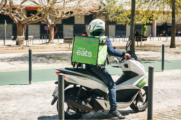 entregadores do uber eats