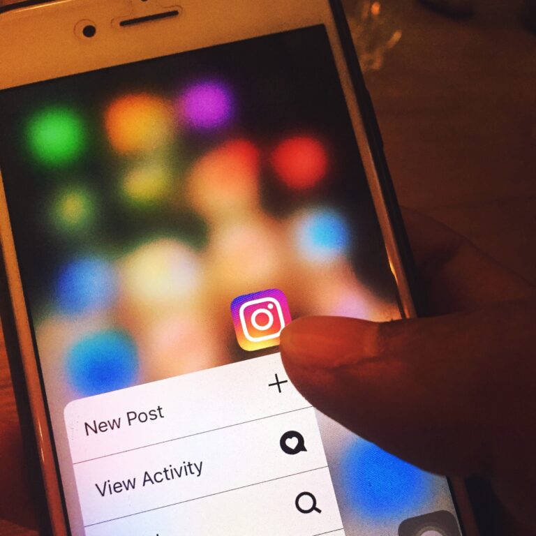 10 Instagram stickers to improve Stories engagement!