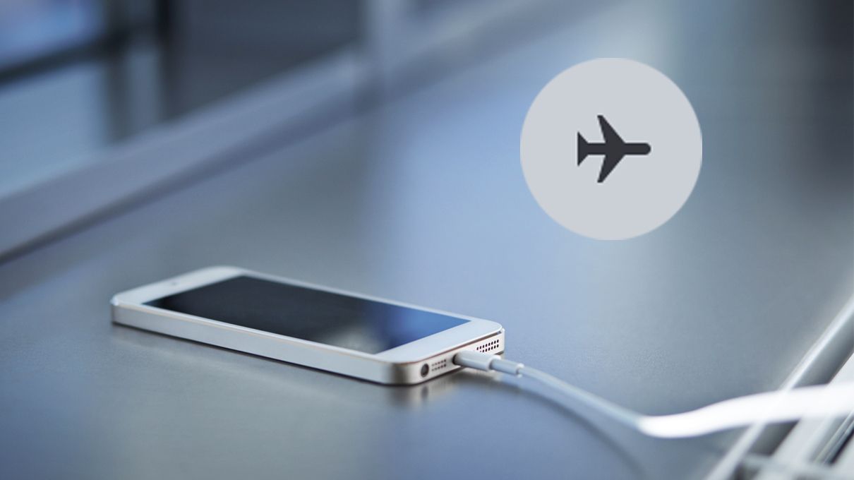 ¿Es verdad que el celular se carga más rápido en modo avión?